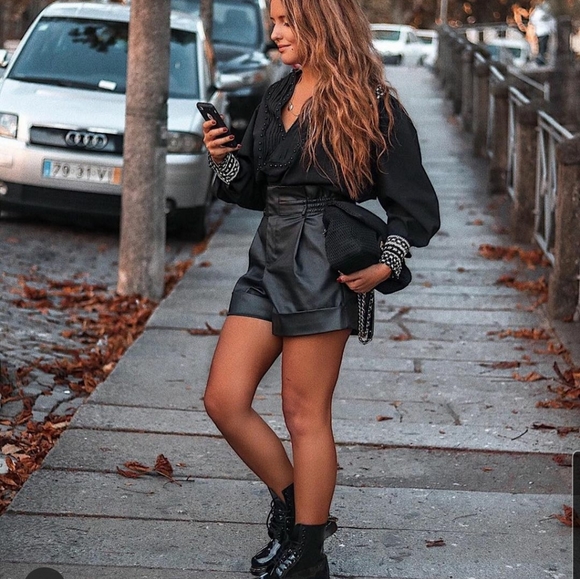 🔥 Zara Waxed faux leather short - Picture 3 of 9